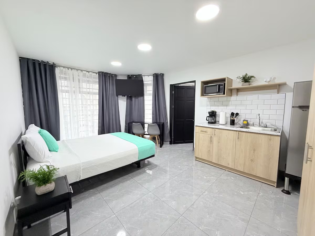 Apartment 4 - Economic Studio